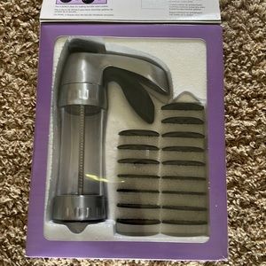 NEW Wilton Cookie Pro Ultra II cookie press